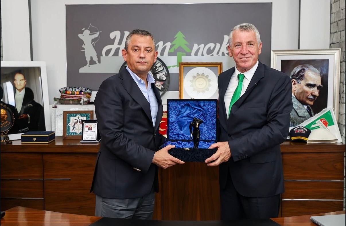 Harmancık’ta Değişim Rüzgârı: “Türkiye’nin Aydınlık Geleceğine Yürüyoruz”