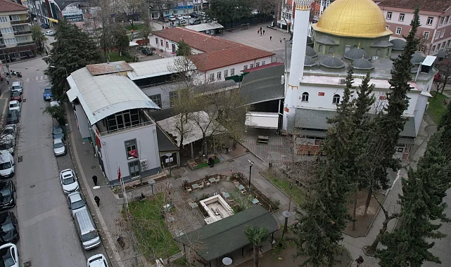 İhsaniye Merkez Camii Çevresinde Meydan Yenileme Çalışmaları Başladı: Vatandaş Beklentisi ve Zorluklar Bir Arada