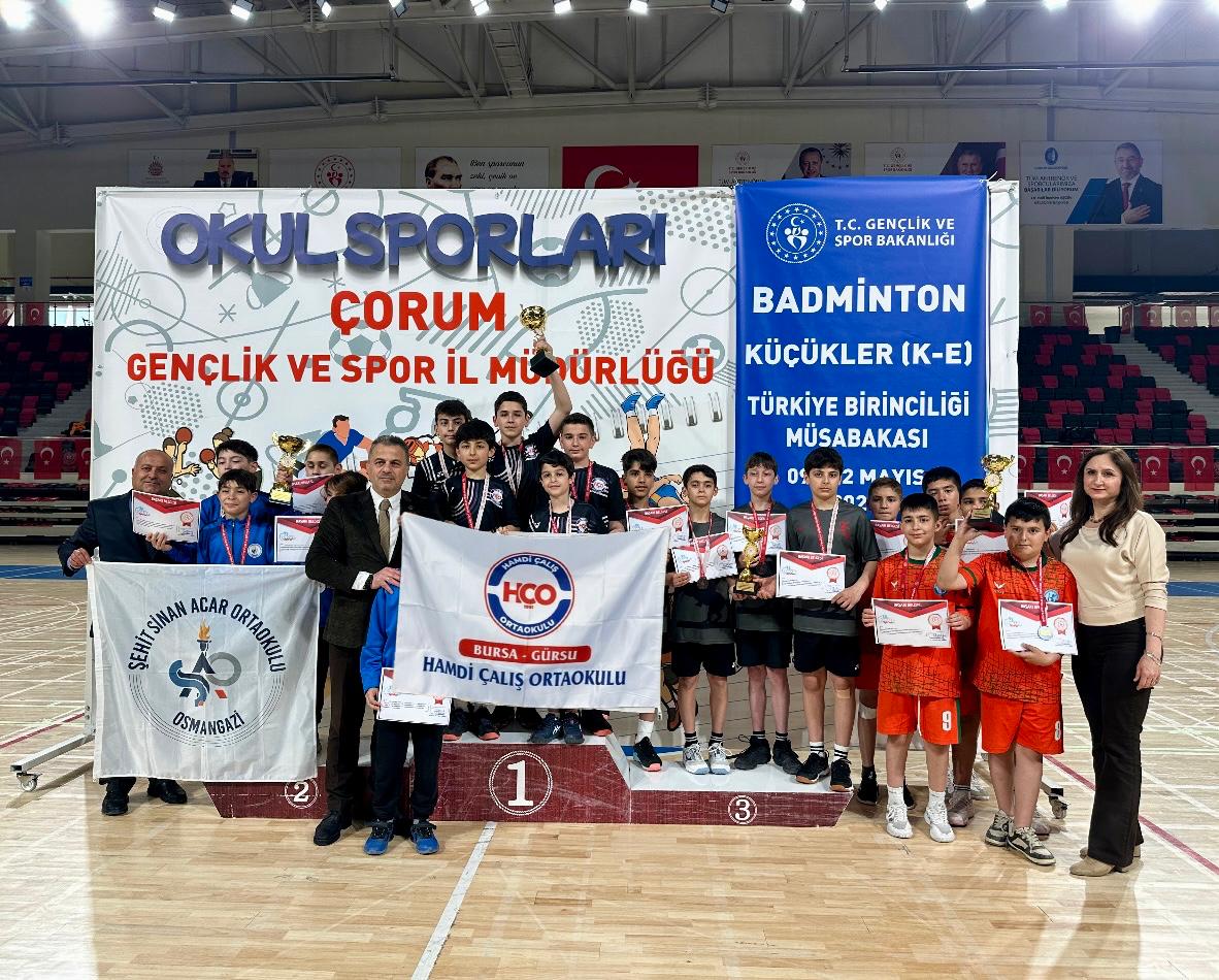 Hamdi Çalış Ortaokulu Badminton Takımları Türkiye Şampiyonasında Fark Yaratıyor