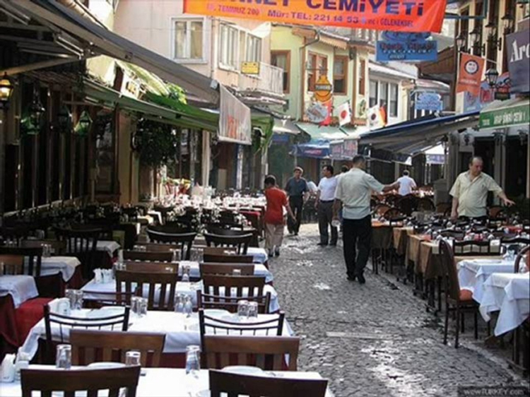 Kuruçeşme ile Sakarya Caddesi’nde Mahallelinin Tepkisi Büyüyor