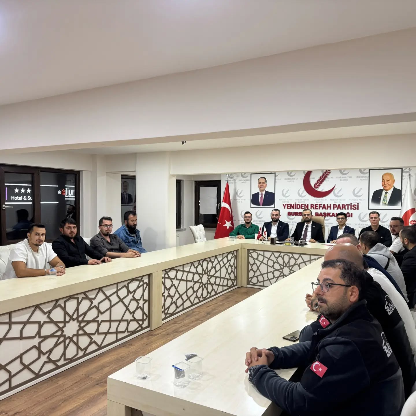 Yeniden Refah Partisi’nde Gençlik Kollarında Devir Teslim: “Gençlerimiz Geleceğimizin Teminatıdır”