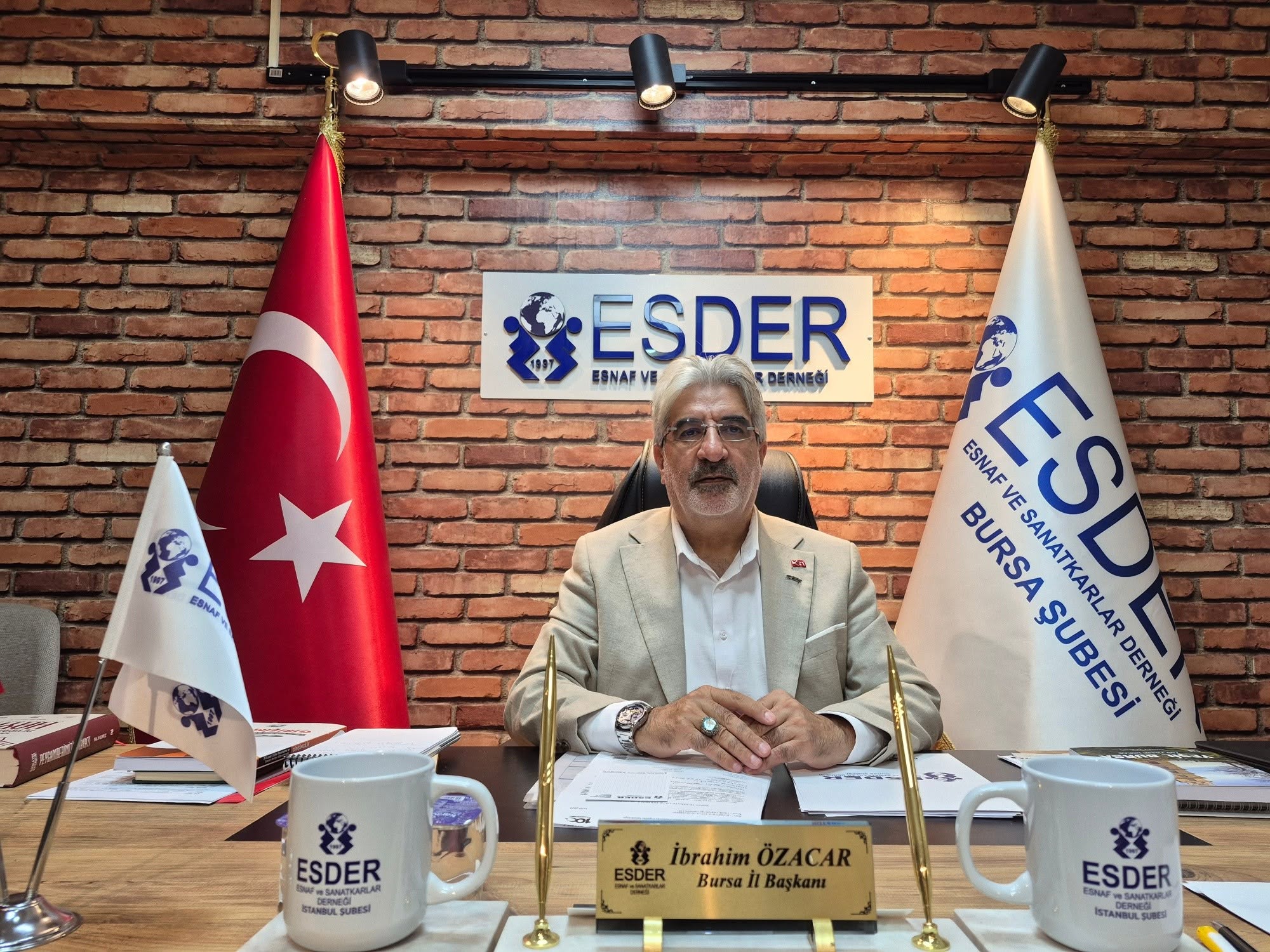 ESDER BURSA ŞUBE BAŞKANI İBRAHİM ÖZACAR: “TÜRKİYE, ORTADOĞU’DA SAVAŞIN DEĞİL, BARIŞIN ÖNCÜSÜ OLMALI”